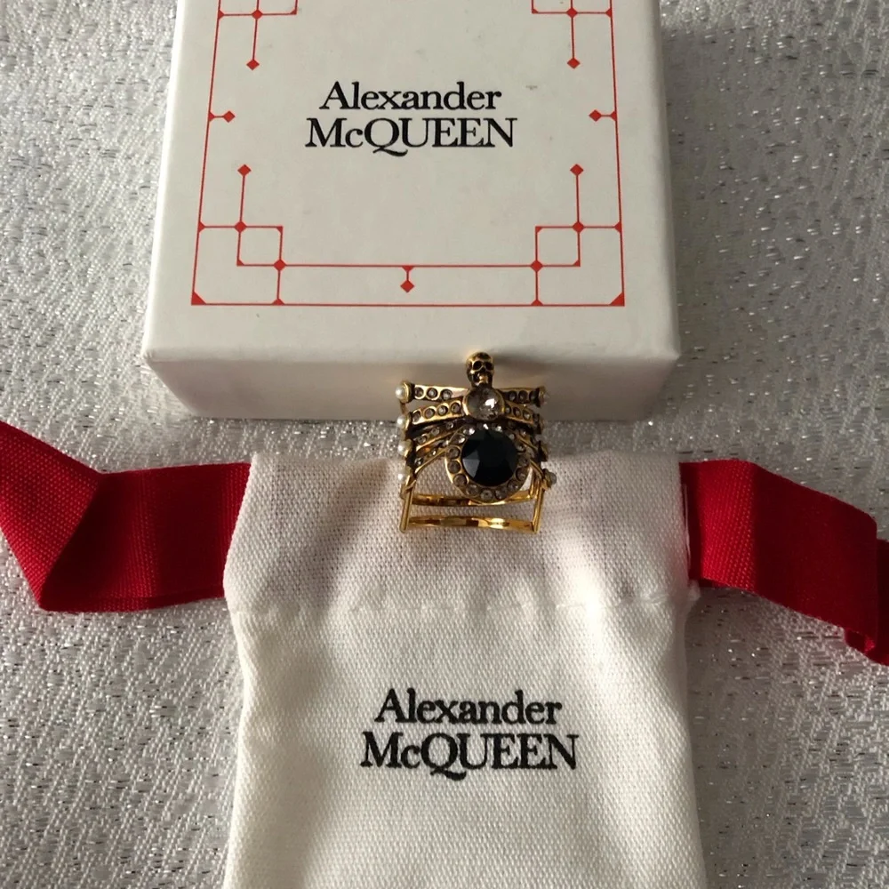 AUTHENTIC BNIB ALEXANDER MCQUEEN RING - Picture 5 of 14